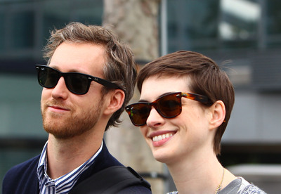 Anne-hathaway-adam-shulman
