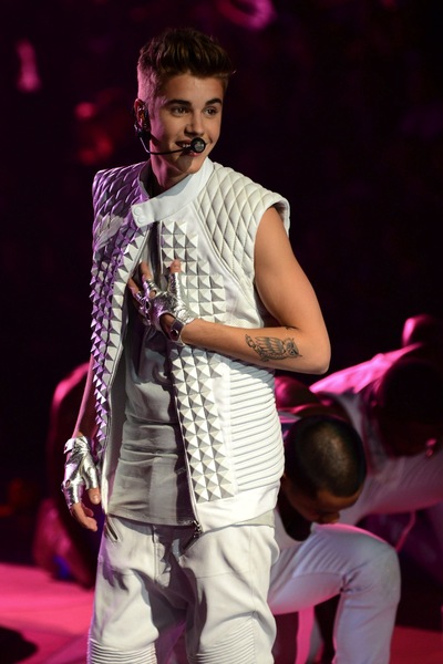 Justin-bieber-without-sleeves_2