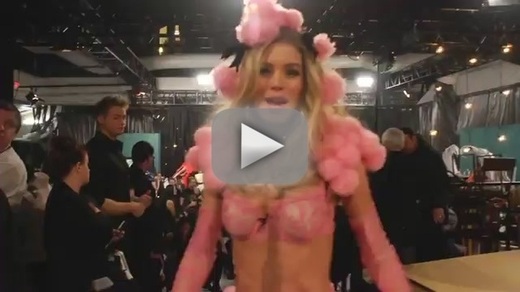 Victoria's Secret Models Sing Justin Bieber